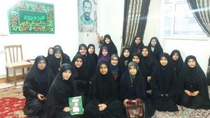 دیدار جمعی از دختران محجبه با خانواده ی شهید قلی پور